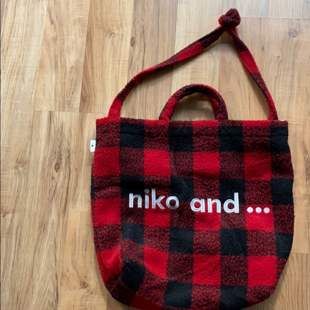 🇯🇵 Niko and red plaid tote bag